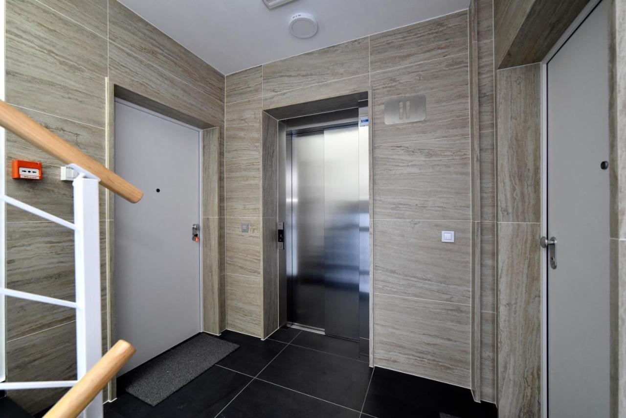 Apartment On Time *