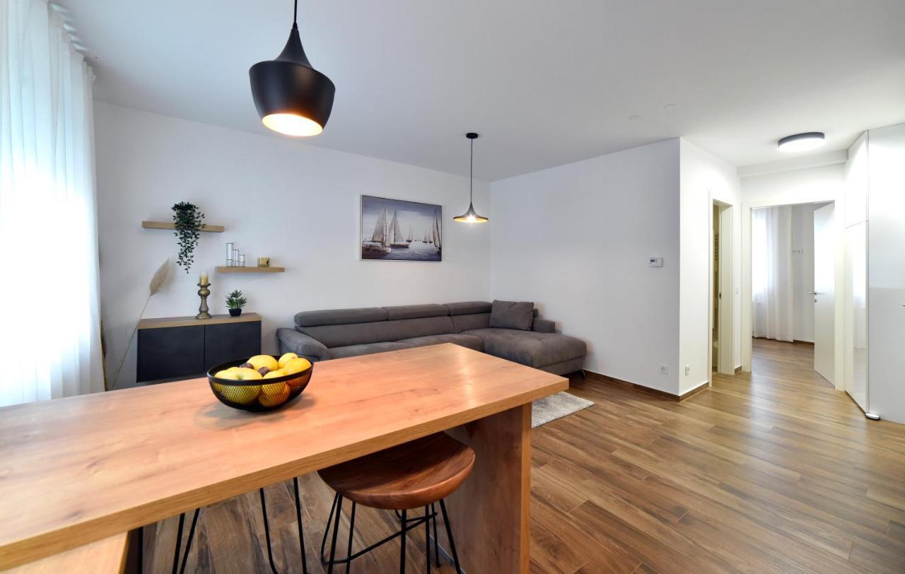Apartment On Time *